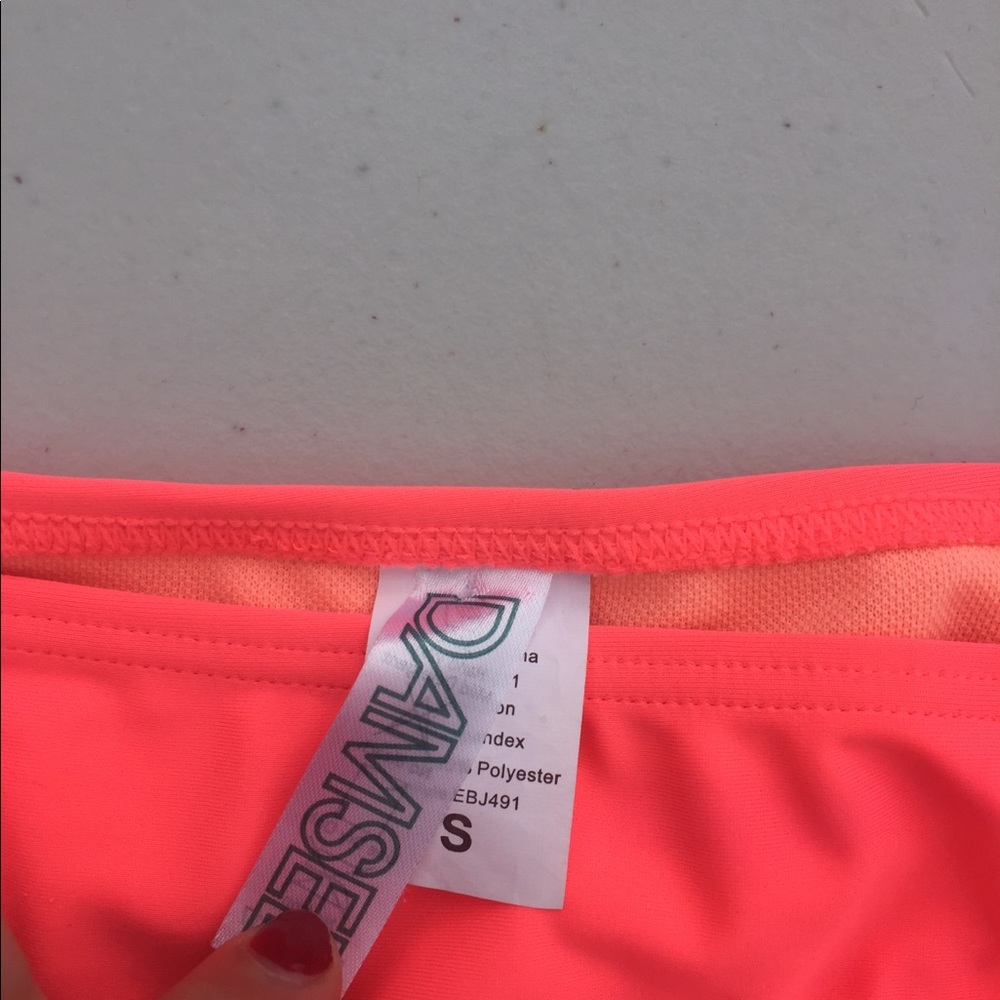 Bikini - Picture 2 of 4